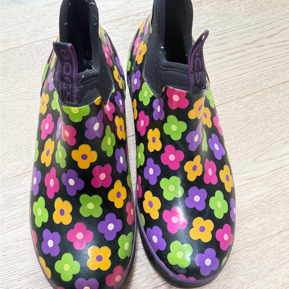 Bogs Colorful Floral Waterproof women’s size 7